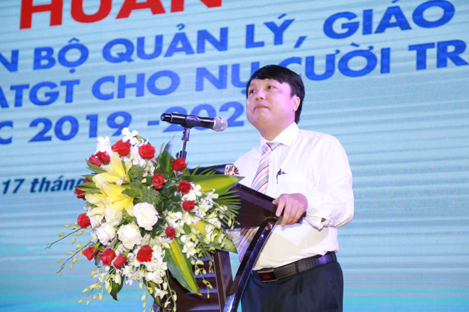 TS. Tạ Ngọc Trí - Phó Vụ trưởng Vụ Giáo dục Tiểu học - Bộ GDĐT phát biểu khai mạc