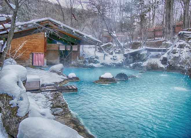 Suối nước nóng (Onsen) là điểm đến thu hút khách quanh năm