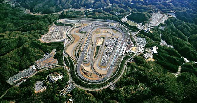 Twin Ring Motegi với 2 cấu trúc riêng biệt (oval và đường trường)