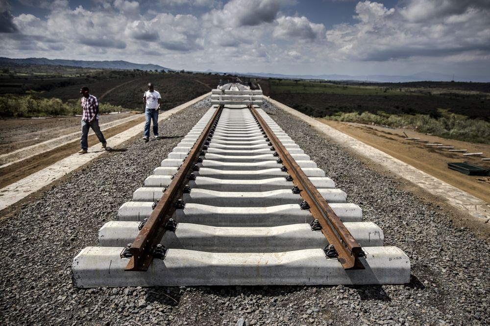Tuyến đường sắt Trung Quốc xây&nbsp;ở Kenya kết thúc tại một điểm&nbsp;"đồng không mông quạnh".