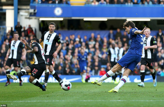 Hậu vệ Marcos Alonso ghi bàn thắng quý giá cho Chelsea