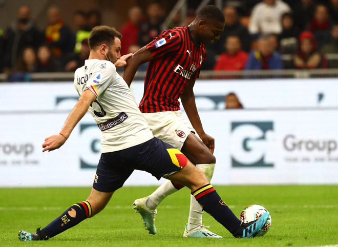Milan đã có một trận đấu khó khăn trên sân nhà