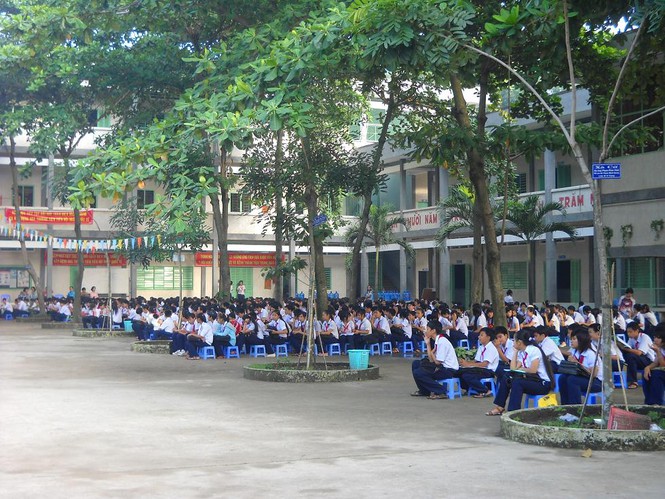 Trường THCS Nguyễn Huệ nơi xảy ra sự việc