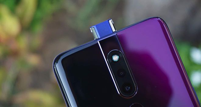 OPPO Reno2 F và F11 Pro có sự đồng điệu về camera selfie.