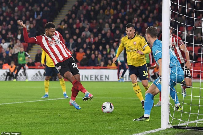 Arsenal để thua trước tân binh Sheffield United