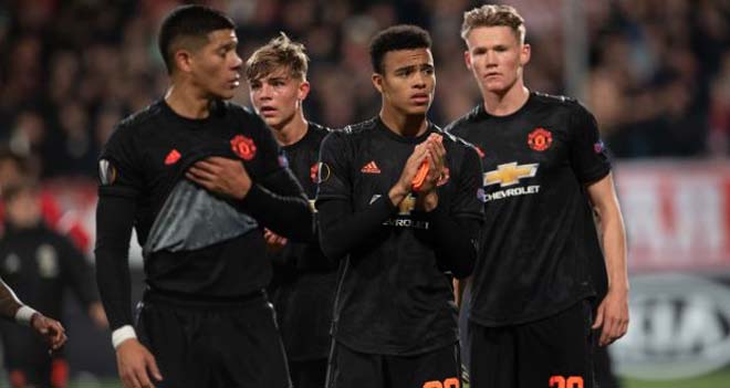 MU khó lòng vô địch Europa League với "những đứa trẻ"