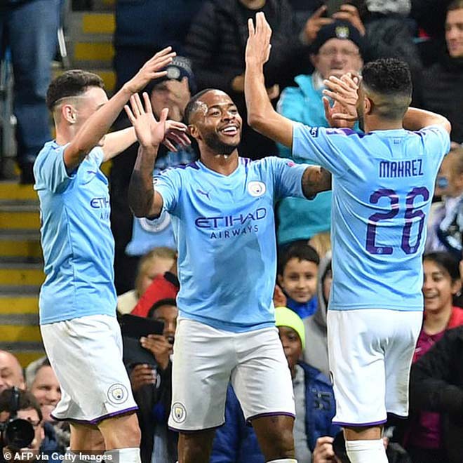 Raheem Sterling là cầu thủ người Anh thứ 8 lập hat-trick ở C1, sau Michael Owen, Andrew Cole, Wayne Rooney, Harry Kane, Mike Newell, Alan Shearer và Danny Welbeck. Chỉ có Brazil (12) và Pháp (9) có nhiều cầu thủ ghi hat-trick hơn Anh ở đấu trường Champions League.