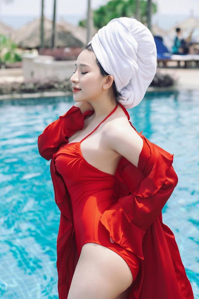 Bên cạnh các hoạt động giải trí, hot girl Ivy cũng thử sức mình trong lĩnh vực kinh doanh và gặt hái được khá nhiều thành công.