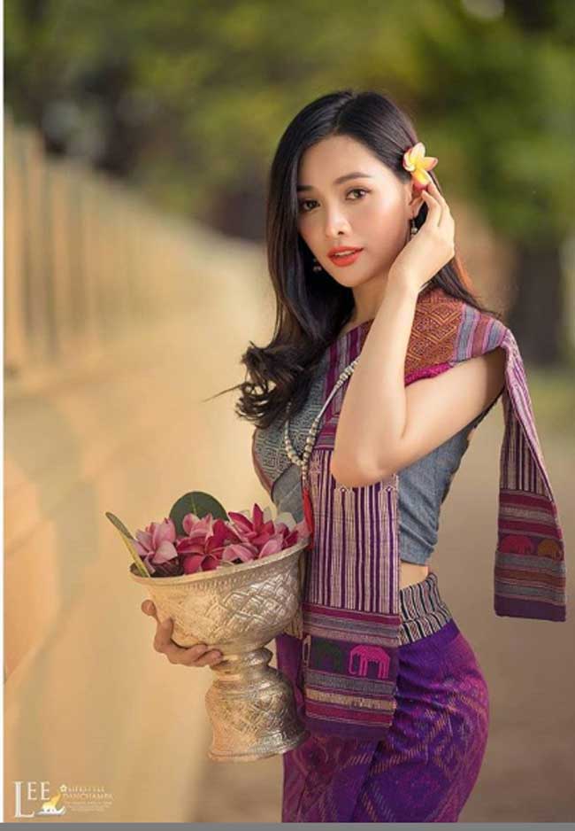 Thidalat Vongsili tên thật là Louknum Thidalat Vongsili. Cô là Hoa hậu Lào 2011