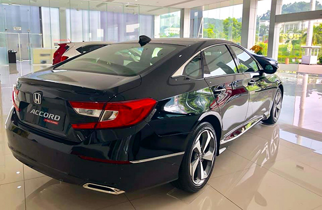 Cận cảnh Honda Accord hoàn toàn mới tại đại lý, giá bán cao hơn Toyota Camry - 6