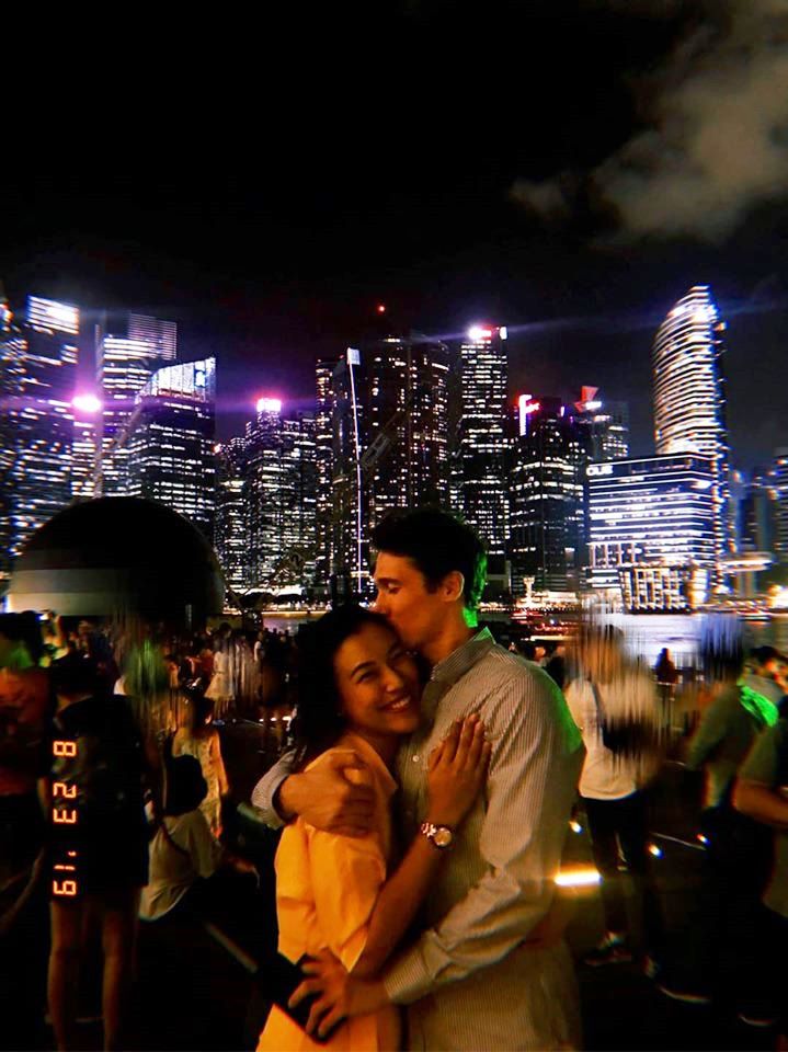 Hoàng Oang chia sẻ bức ảnh hạnh phúc bên cạnh bạn trai mới