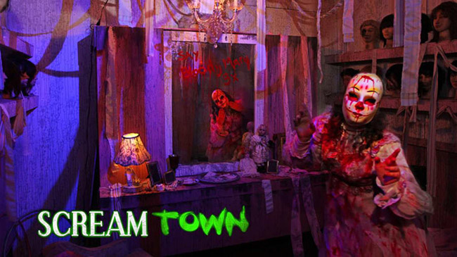 Scream Town (Chaska, Minnesota): Bạn rất có thể bị đau họng và cảm giác kinh hoàng sau khi trải nghiệm la hét, rùng rợn ở nơi này.
