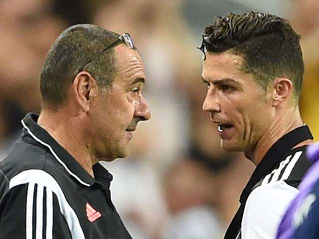 Ronaldo đá phạt tệ thứ nhì Serie A: Sarri phản ứng bất ngờ, dành ưu ái đặc biệt