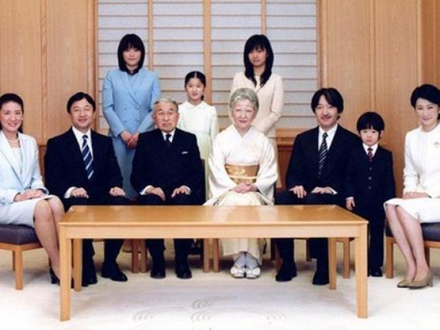 Sống giản dị nhưng ít ai biết Hoàng gia Nhật  Bản giàu đến mức này