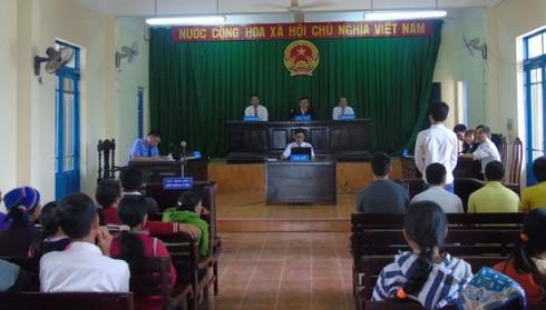 Một buổi xét xử tại TAND huyện Ea Súp