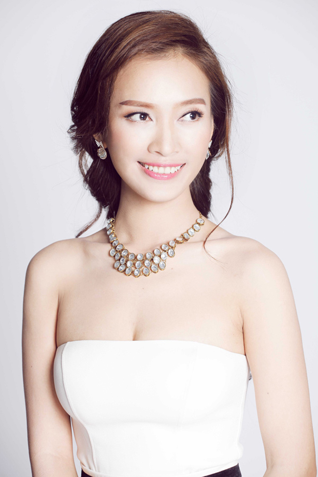 Ái Phương được khán giả biết đến nhiều nhất khi đoạt giải ba Siêu mẫu Việt Nam năm 2011.