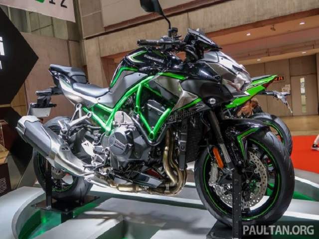 Ảnh thực tế mô tô tăng áp Kawasaki Z H2 và ZX-25R: Đẹp tới từng chi tiết