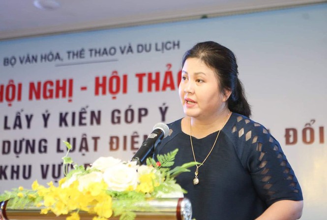 Bà Nguyễn Thị Thu Hà - Cục phó Cục Điện ảnh - bị cho thôi quyền cục trưởng vì bỏ lọt phim ‘đường lưỡi bò’.