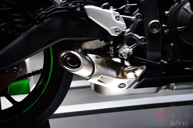 Ngắm “bom tấn” Kawasaki Ninja ZX-25R đe nẹt Honda CBR250RR - 8