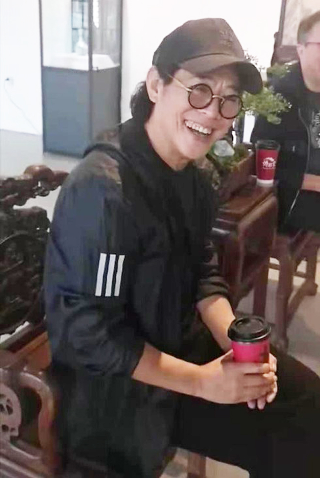 Hình ảnh diễn viên Lý Liên Kiệt trong lần livestream mới nhất.