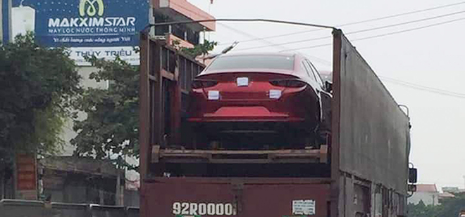 Hình ảnh Mazda3 thế hệ mới&nbsp;được vận chuyển về đại lý, chuẩn bị cho ngày ra mắt tại Việt Nam.