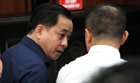 Là bị hại nhưng Phan Văn Anh Vũ sẽ vắng mặt trong phiên tòa xử vụ lừa đảo làm hộ chiếu.
