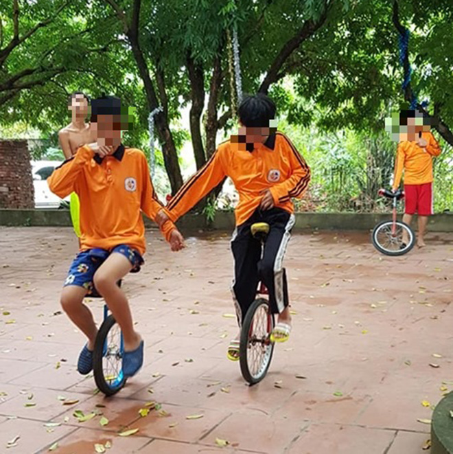Một giờ tập của học viên Trung tâm dạy trẻ tự kỷ Tâm Việt (Nguồn: Fanpage trung tâm)