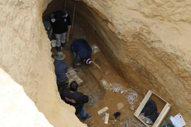 Hài cốt được tìm thấy trong ngôi mộ sâu 6 mét.