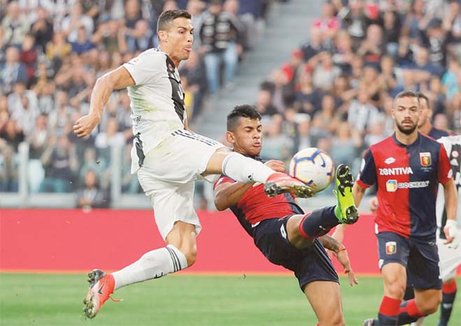 Ronaldo tỏa sáng giúp Juventus hạ Genoa