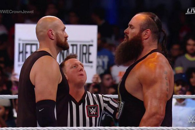 Fury (trái) bị đánh giá kém hơn nhiều so với ngôi sao WWE