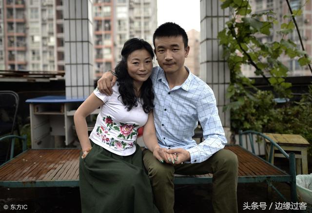 Chuyện tình từng gây bão cộng đồng mạng Trung Quốc khi chàng trai trẻ 23 tuổi quyết cưới người phụ nữ đáng tuổi mẹ mình làm vợ&nbsp;