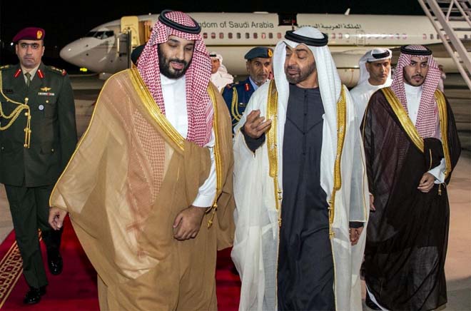 Thái tử Mohammad bin Salman (trái) sắp mua đứt MU