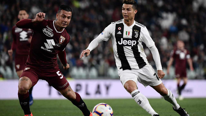 Ronaldo từng ghi bàn giúp Juventus thoát thua Torino ở vòng 35 Serie A mùa trước