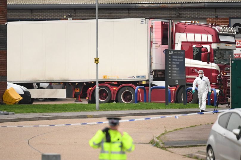 Cảnh sát Anh đang tiếp tục mở rộng vụ việc 39 người chết trên xe container có nạn nhân là người Việt Nam.