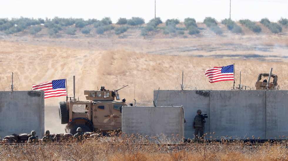 Các binh sĩ Mỹ hiện vẫn hoạt động ở Syria, đặc biệt là ở xung quanh các mỏ dầu.