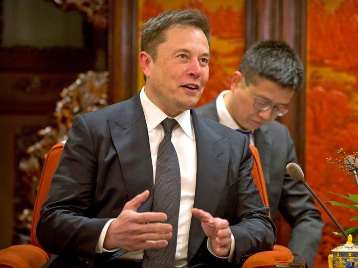 Musk cho rằng sao Hỏa sẽ ấm lên nếu tấn công bằng vũ khí nhiệt hạch.