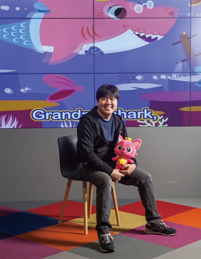 Bài hát "Baby Shark" thuộc series của Pinkfong - nhãn hiệu thuộc SmartStudy. 