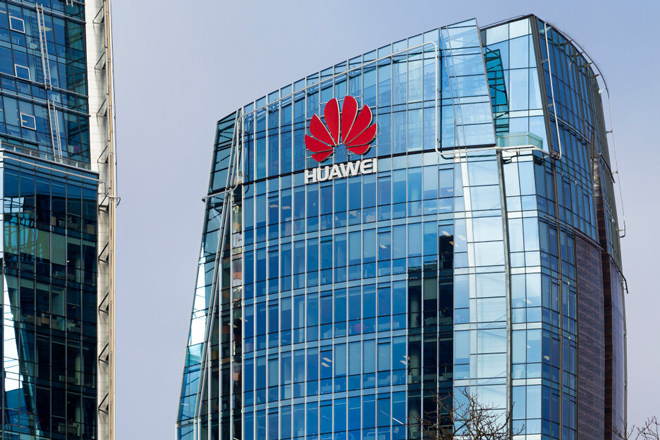 Huawei "điêu đứng" vì bị liệt vào "Danh sách thực thể" của Bộ thương mại Mỹ.