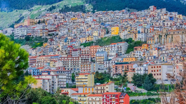 Thị trấn Camarata (Italia) sẽ cấp nhà miễn phí cho bất cứ ai đủ điều kiện mua nhà và chuyển đến đây sống.