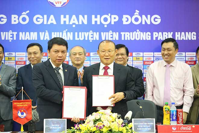 HLV Park Hang Seo và bản hợp đồng mới với VFF