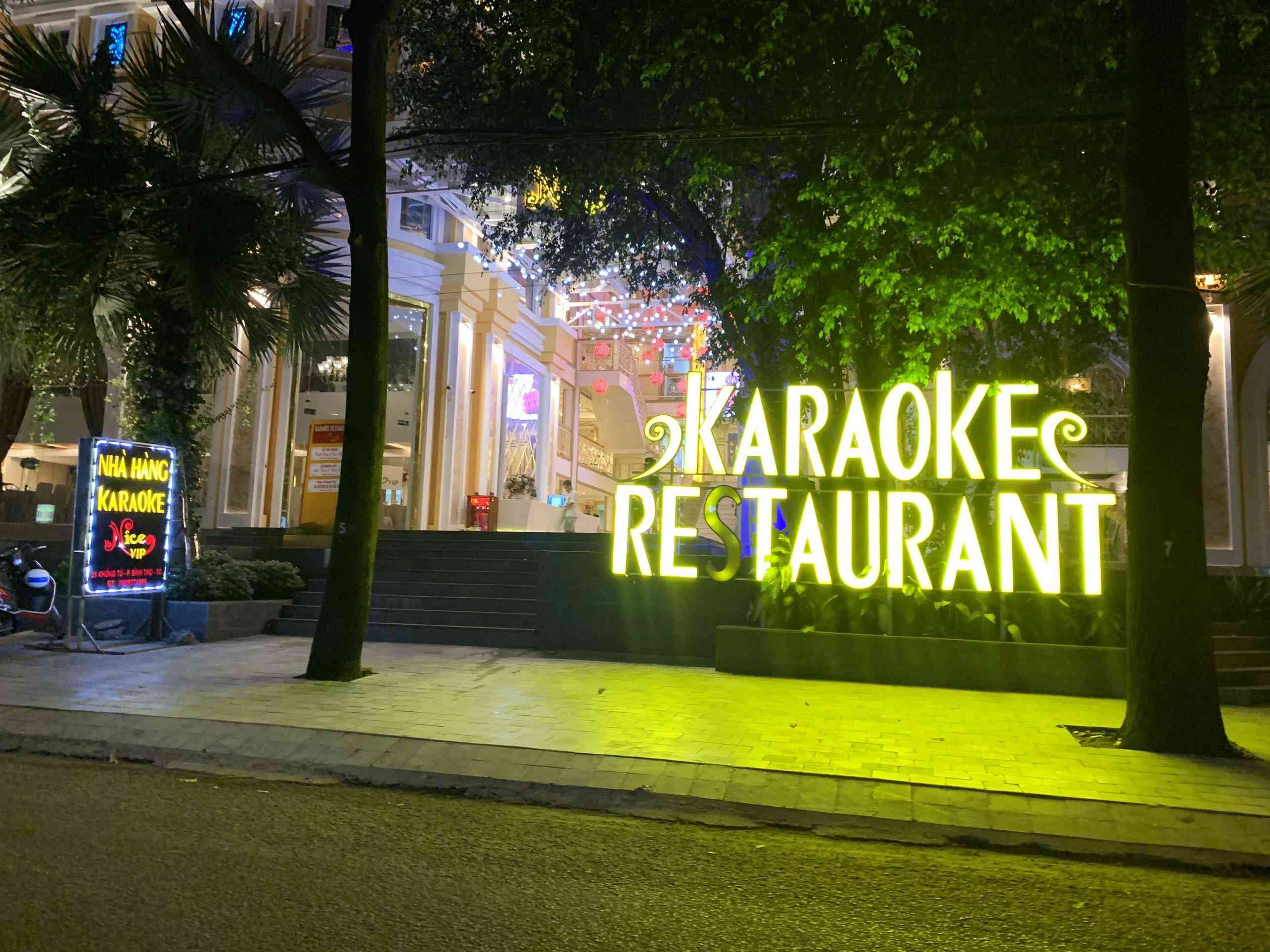 Quán karaoke nơi xảy ra vụ án mạng. Ảnh: Ninh Sự.