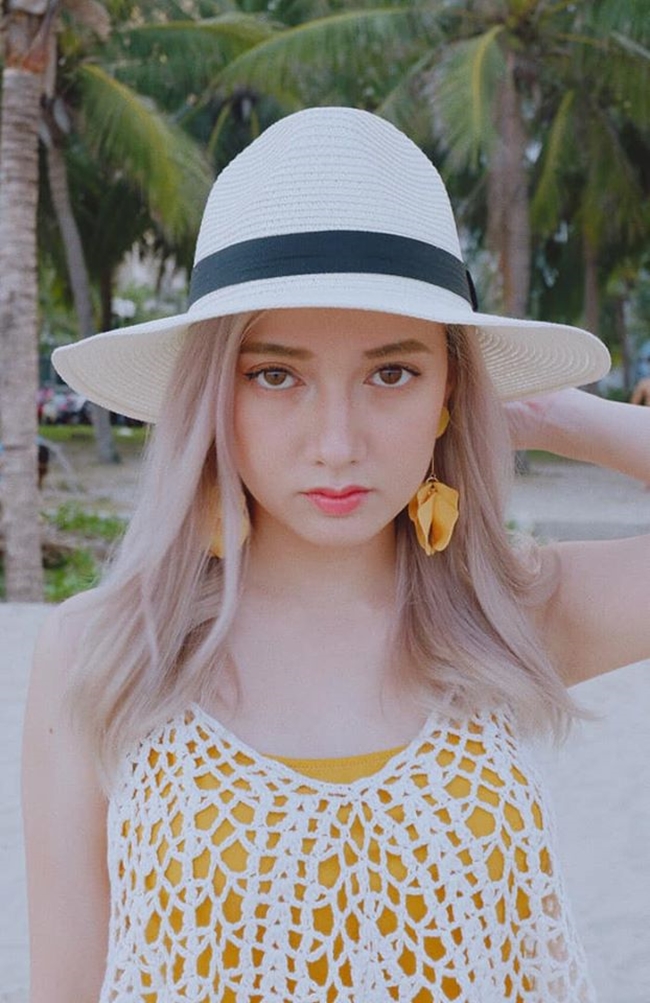 Xuân Nghi trở lại showbiz Việt với MV ca nhạc &#34;Summer night&#34; và nhận được nhiều lời tán thưởng của fan vì phong cách làm việc chỉn chu, nghiêm túc.