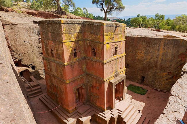 Nhà thờ Rock-Hewn, Ethiopia: Các nhà thờ đá này rất đẹp với 11 cấu trúc bằng đá nguyên khối và càng đáng kinh ngạc hơn nữa khi bạn khám phá các đường hầm và cầu thang.
