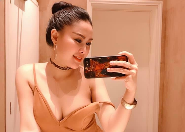 Năm 2018, Hùng Thuận công khai bạn gái là DJ Mimo. Người đẹp tên thật là Thái Đặng Hưng, sinh năm 1989. Cả hai hẹn hò từ đầu năm 2917 nhưng mãi tới đầu năm 2018, cặp đôi mới công khai mối quan hệ.
