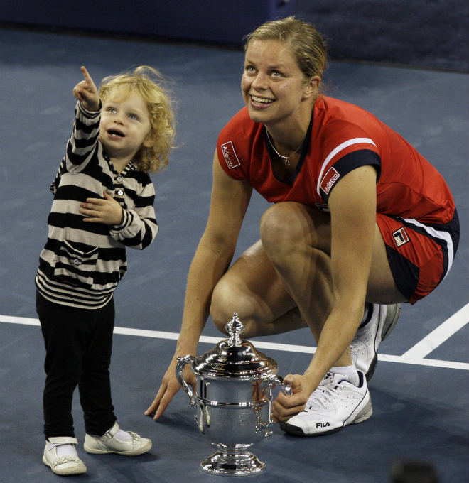 Kim Clijsters lùi ngày tái xuất