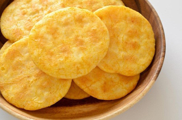 Bánh gạo - món ăn vặt ưa thích của nhiều chị em