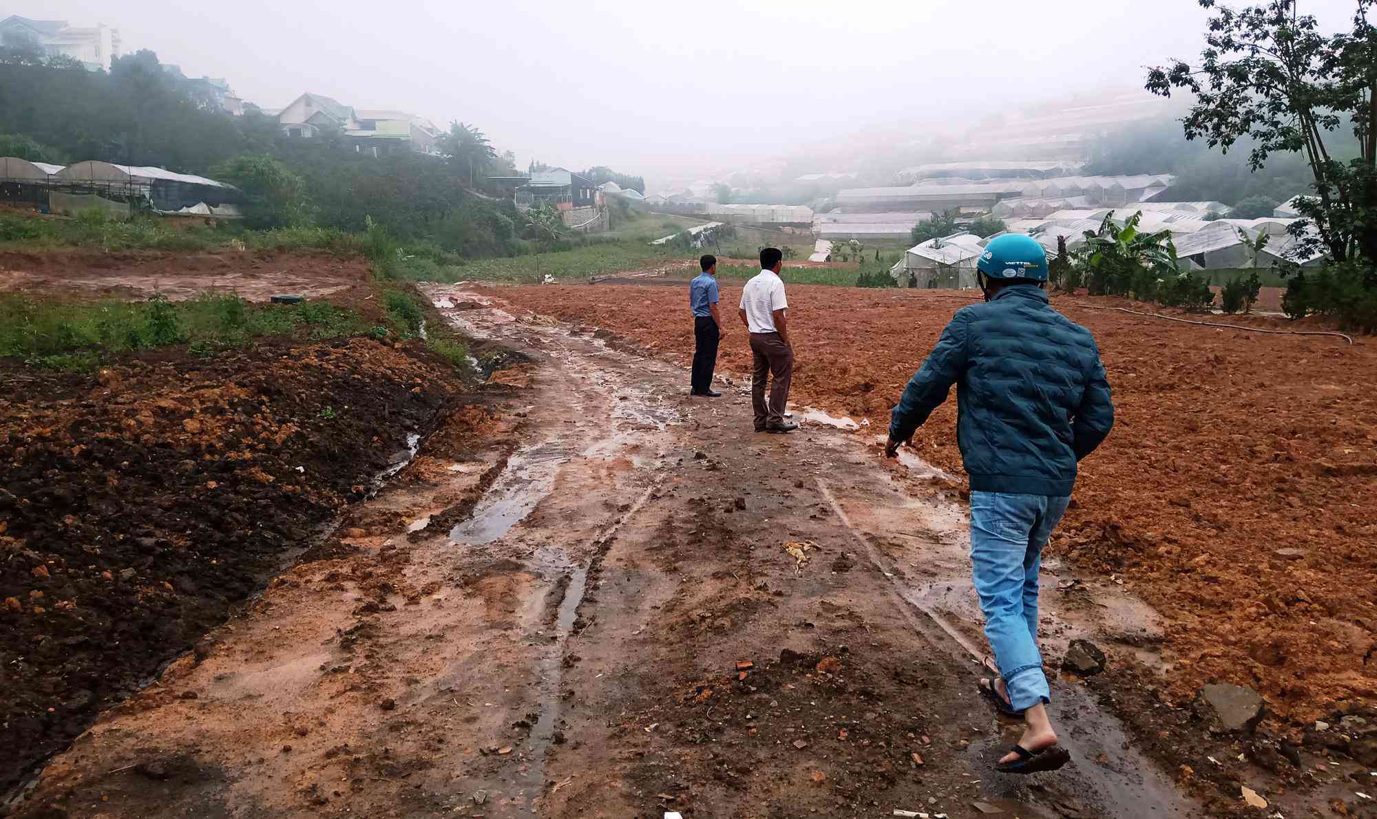 Tình trạng "cò" đất lừa đảo rao bán cả đất nông nghiệp của người dân đang xảy ra rầm rộ ở Đà Lạt.