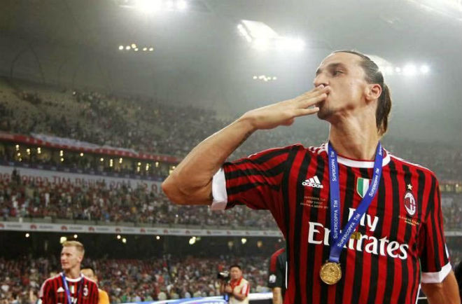 Ibra từng chơi 2 mùa cho AC Milan, ghi được 56 bàn thắng sau 85 lần ra sân trên mọi đấu trường và cùng "Rossoneri" đoạt 1 chức vô địch Serie A và 1 Siêu Cúp Italia