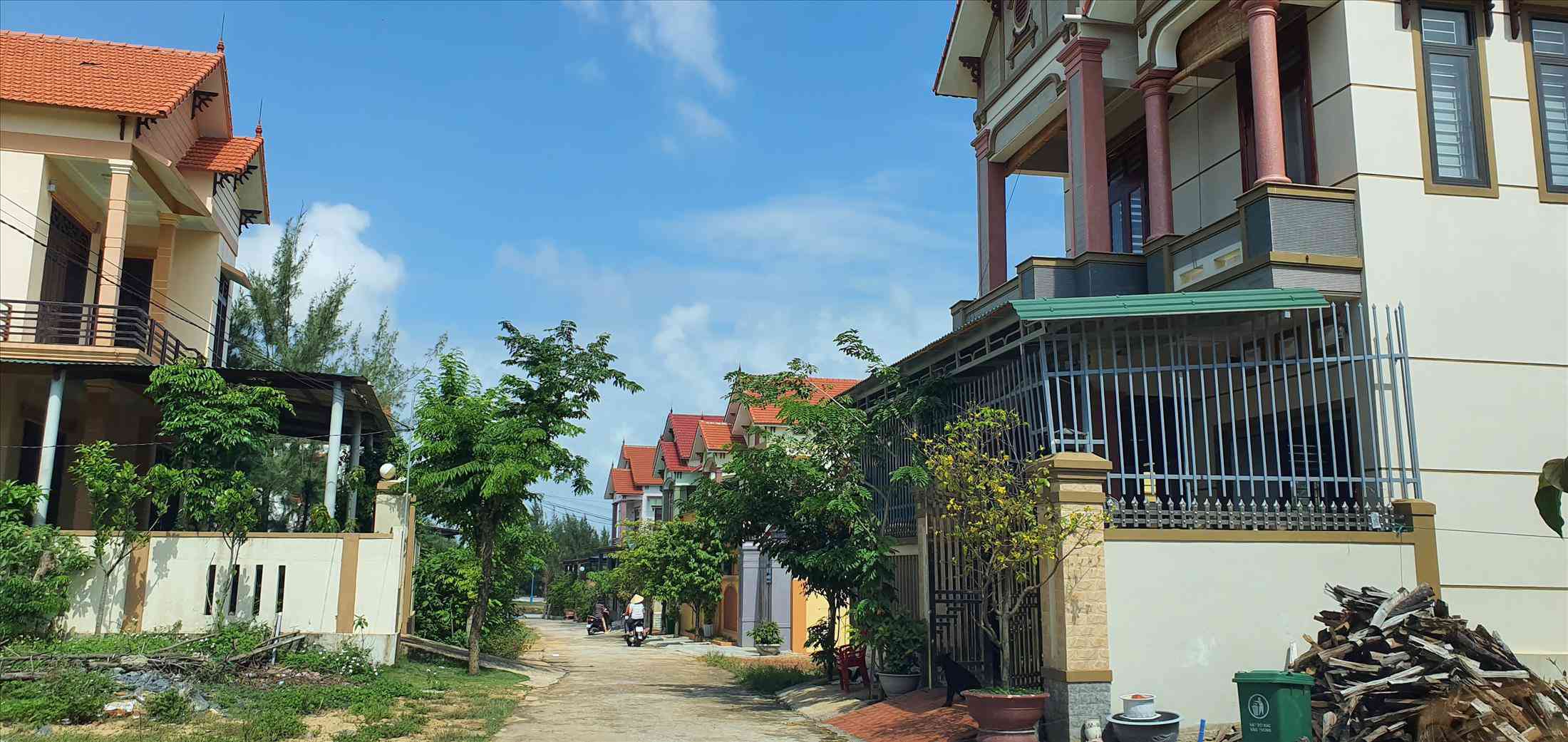 Ở Quảng Bình có những ngôi làng triệu phú nhờ xuất khẩu lao động hợp pháp và bất hợp pháp
