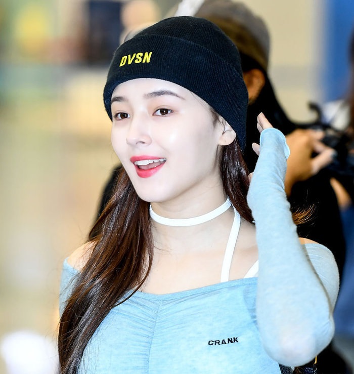 Nancy xuất hiện tươi tắn ở sân bay Incheon.&nbsp;